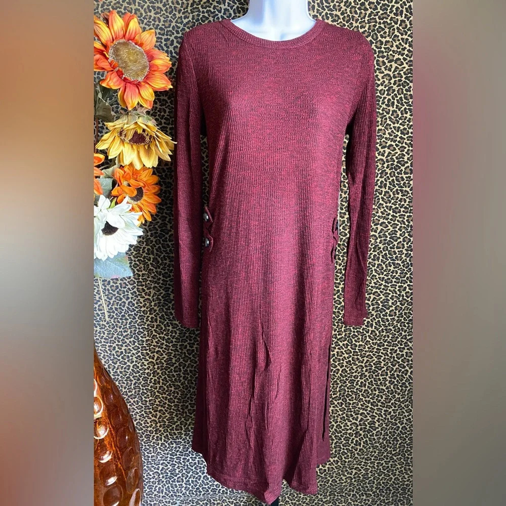 🌴3/$30🌴DOE & RAE Burgundy Marble Long Sleeve Side Slit Button Accent Dress - Picture 3 of 12
